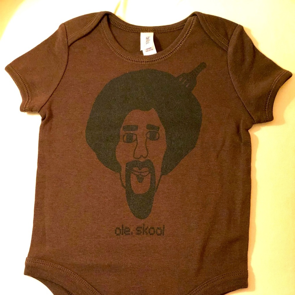 Boys snap suit bodysuit